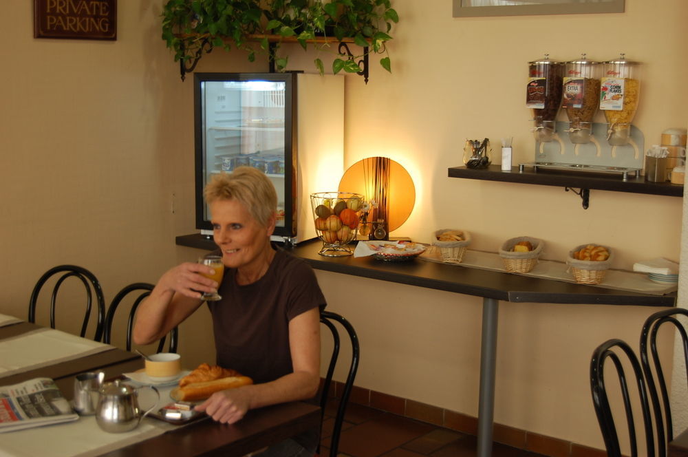 Greet Hotel Grenoble Centre Gare Екстер'єр фото